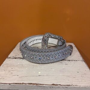 Silver  Belt with Intricate Design with‎ rhinestones